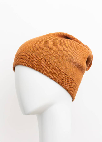 knit slouchy beanie. caramel/camel coloring