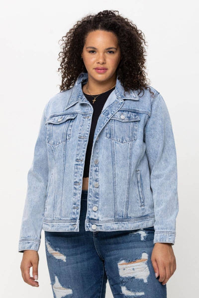 classic fit jean jacket that features a collared neckline, long sleeves with a button down front and adorned with front pockets four in total. light wash and 100% cotton model stands alone with a pair of jeans and a t-shirt